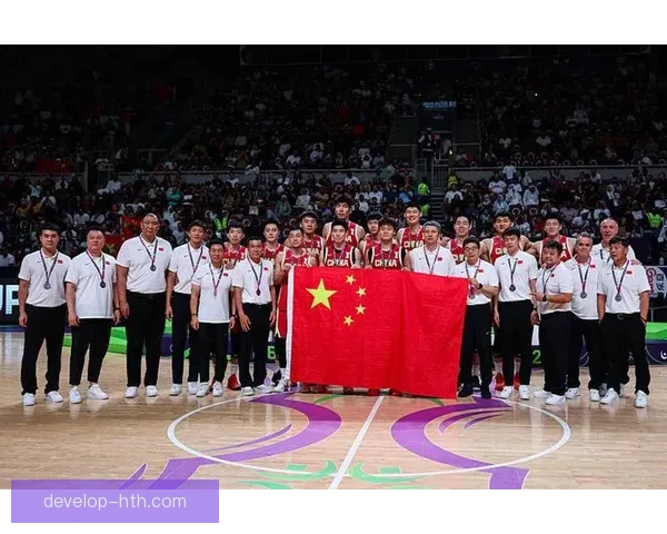 中国男篮逆转韩国晋级亚洲杯四强展现顽强斗志拼搏精神赢得球迷喝彩