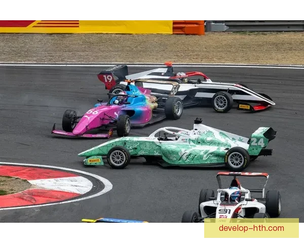 F1赛场最新动态车队策略与车手表现引发热议与冠军走势分析 F1赛场最新动态车队策略与车手表现引发热议与冠军走势分析